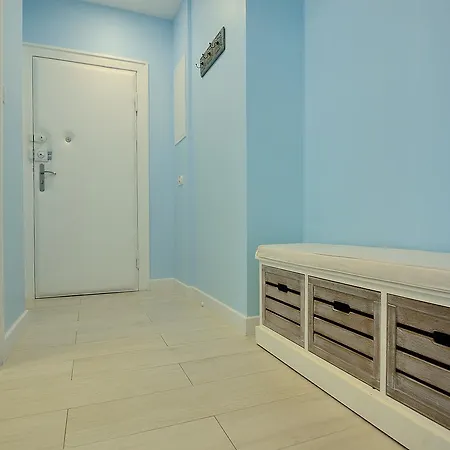 Victus Apartamenty, Roma Апартаменти *